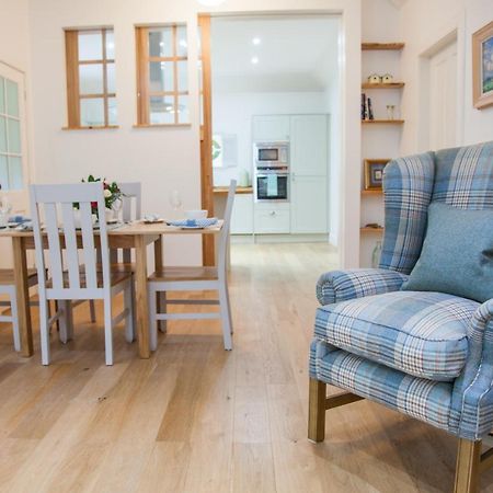 The Gardener'S Cottage 던블레인 외부 사진