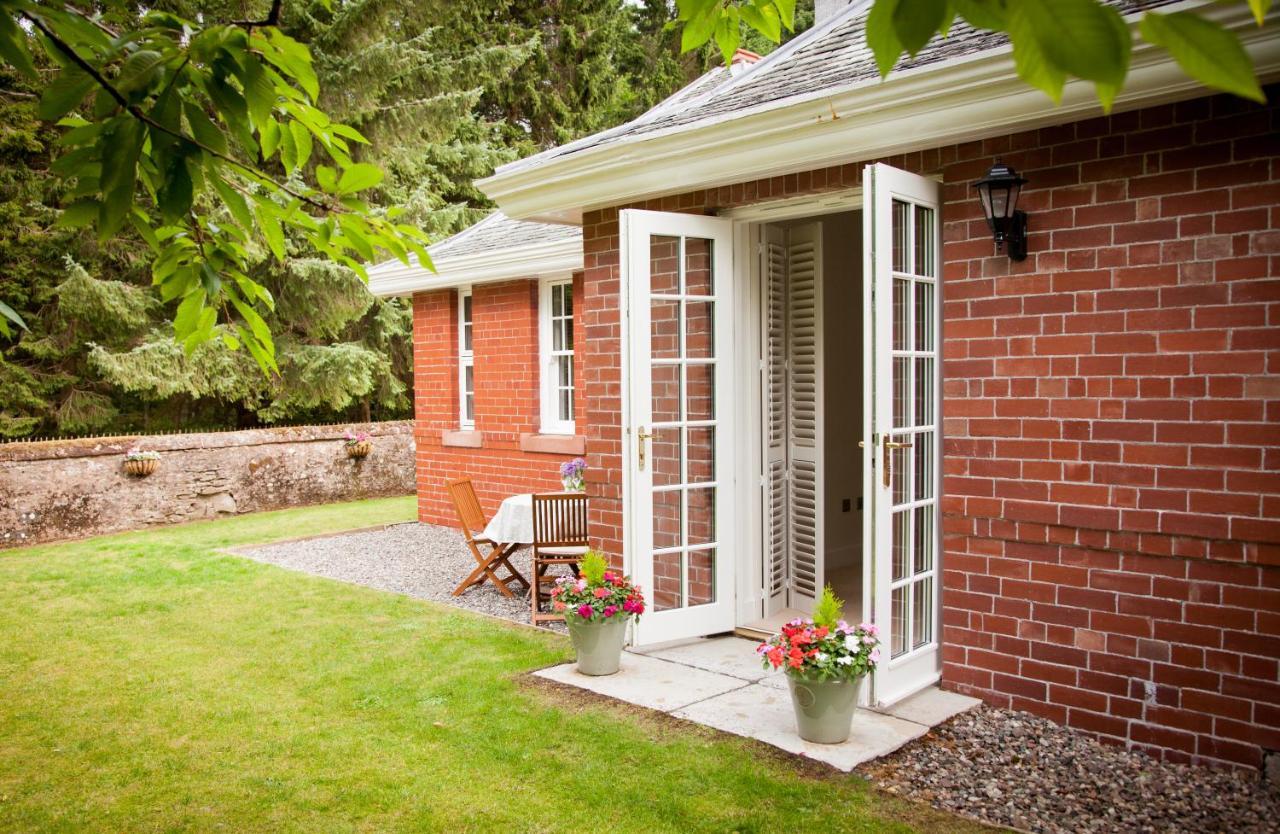 The Gardener'S Cottage 던블레인 외부 사진